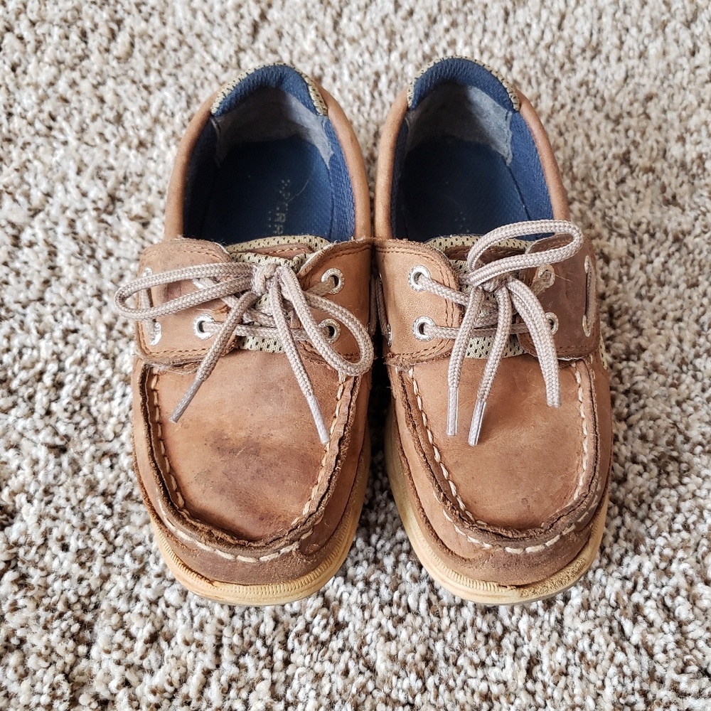 Little boys sperrys